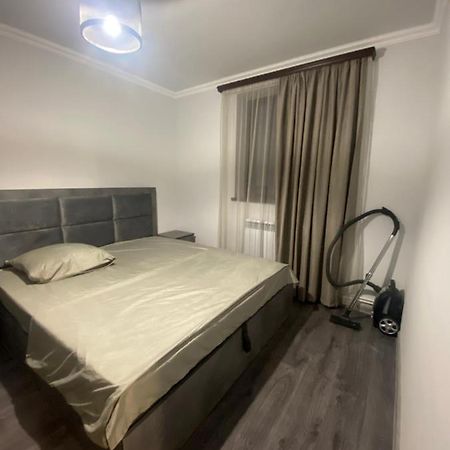 2 Cosy Apartment In Townhouse Near Airport Evn Geghanist  Exterior photo