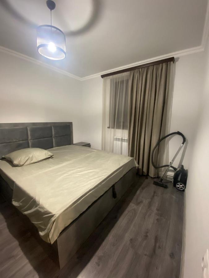 2 Cosy Apartment In Townhouse Near Airport Evn Geghanist  Exterior photo